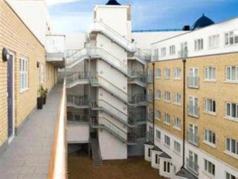 לונדון Marlin Apartments Commercial Road - Limehouse מראה חיצוני תמונה
